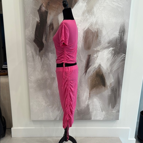 Elegant Pink Women's Skirt Set - Picture 3 of 3
